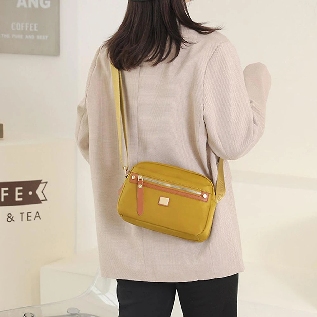 Nylon Fashion Cross-body Bag Lightweight Portable Shoulder Bag(golden color) - Image 3